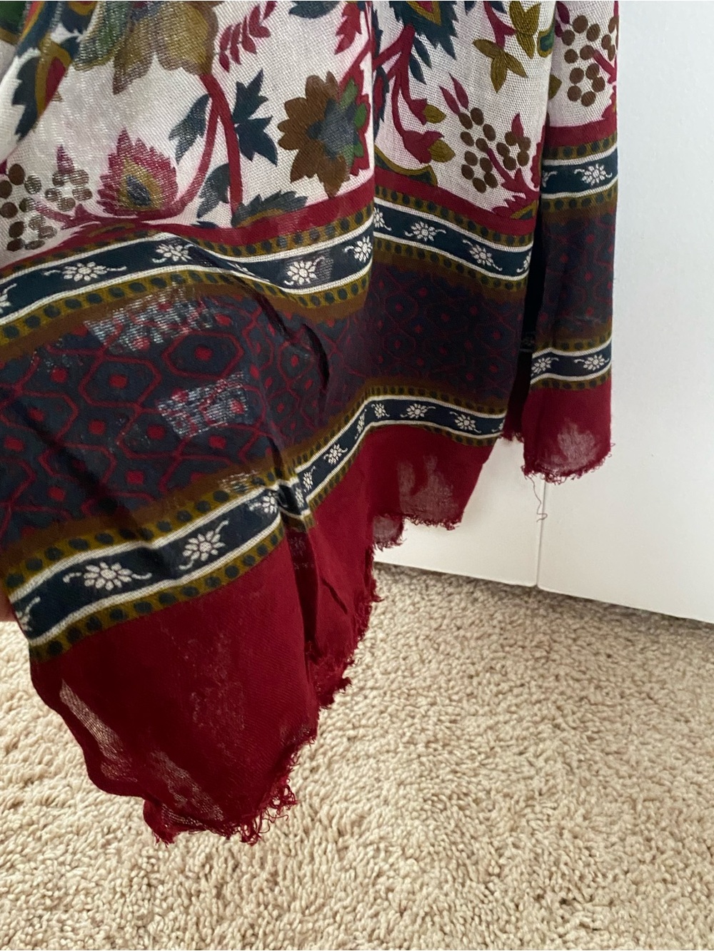 Massimo Dutti Floral Print Burgundy and Cream Scarf - Picture 3 of 8